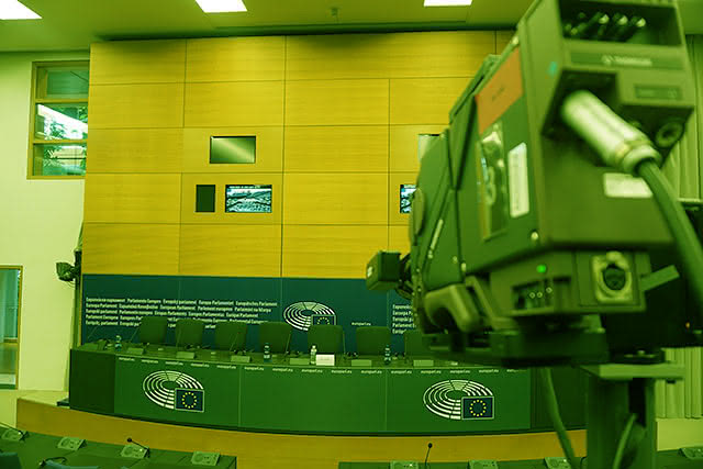http://lit.24q.info/wp-content/uploads/2020/10/konferencja.jpg
